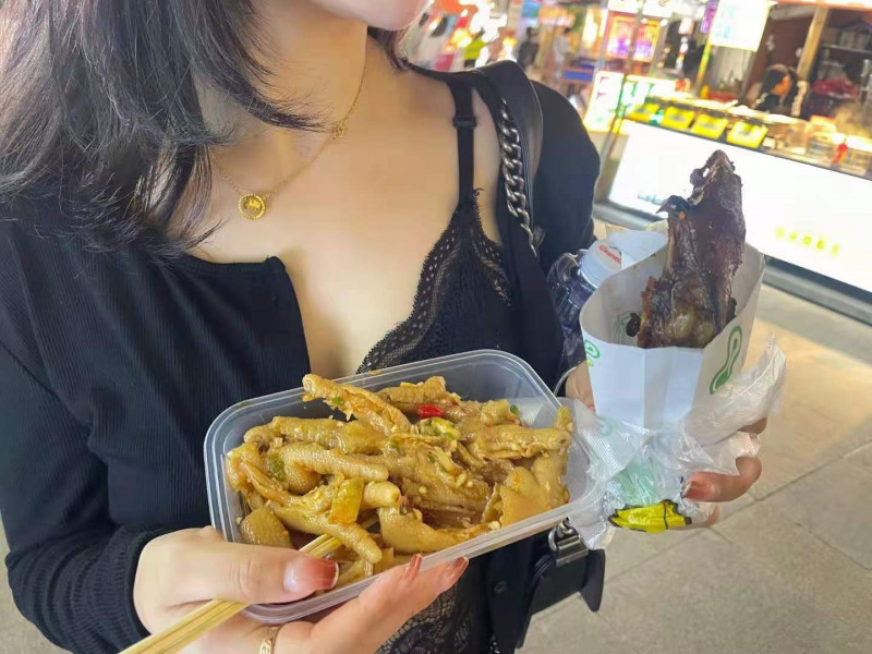 小石头女朋友的感觉